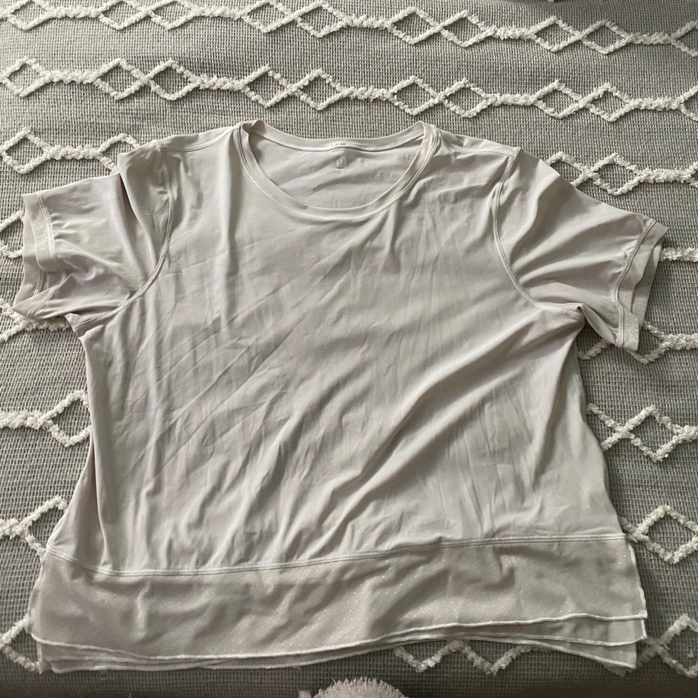 womens short sleeve lululemon shirt